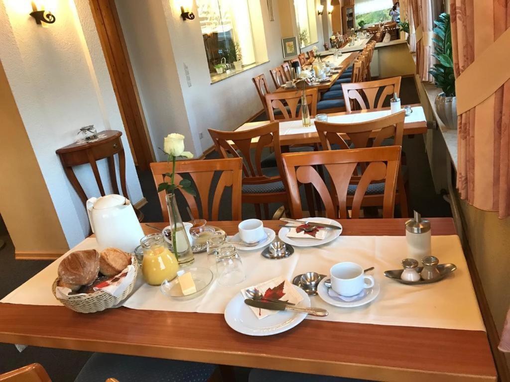 Hotel Waldfrieden Эммельсхаузен Экстерьер фото