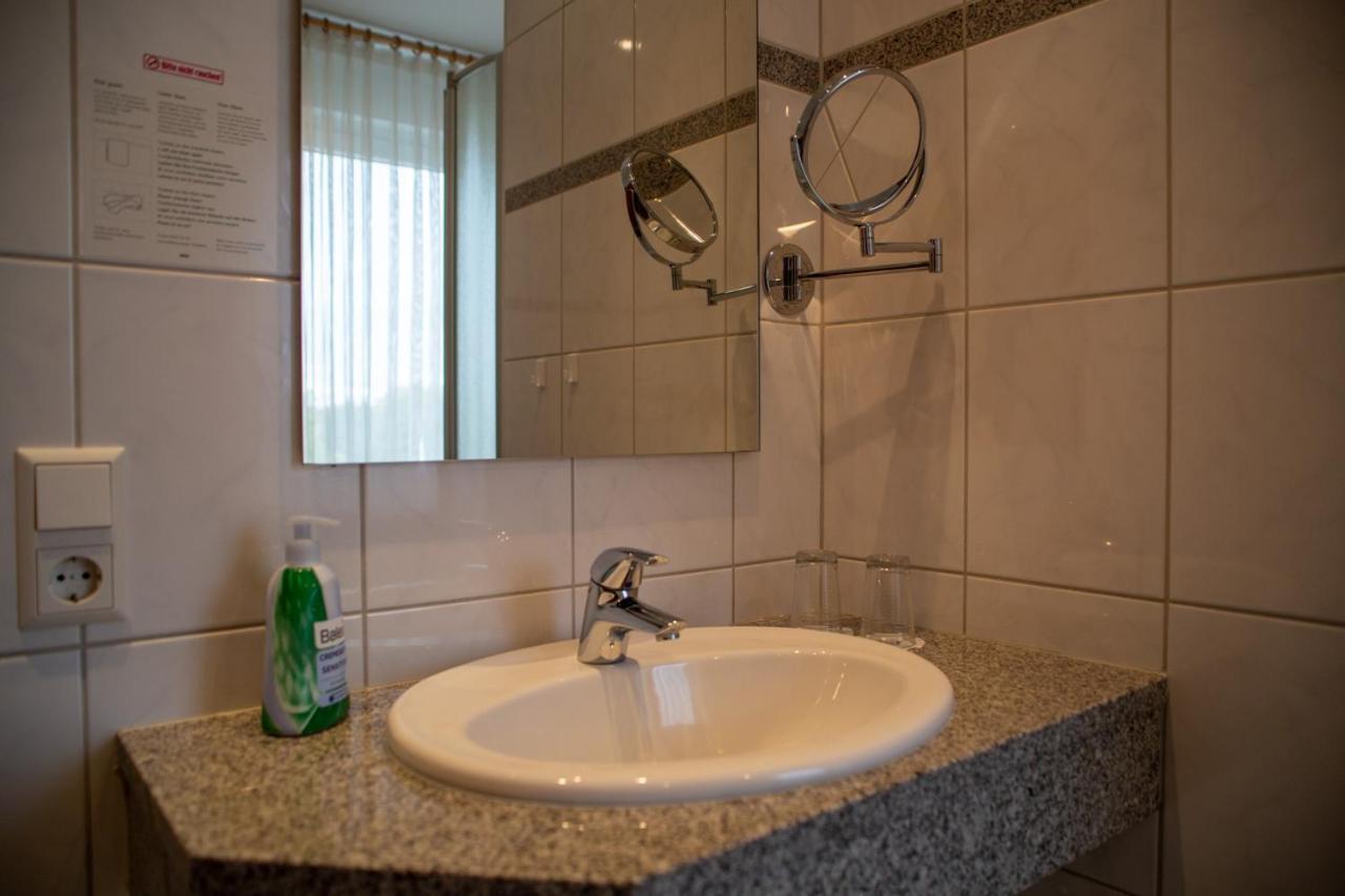 Hotel Waldfrieden Эммельсхаузен Экстерьер фото
